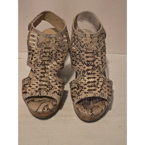 Women's Maurices Sandal Wedges, 9W, Beige‎ snake print